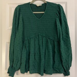 Betsey’s Boutique Medium Green Top, Never Worn- Like New Condition!